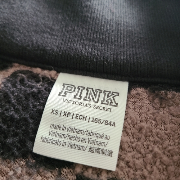PINK Victoria's Secret Checkered Women's Sweater teddy bear fleece sz.XS - Picture 3 of 8